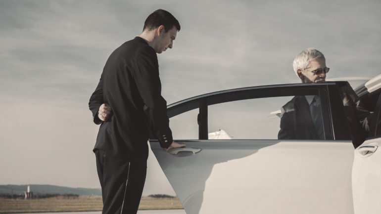 AMZ Limo: Elevate Your Airport Transportation Experience